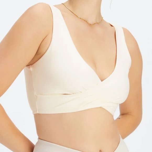 Low Impact Crossover Sports Bra - Picture 4 of 9